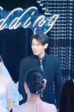 离婚当天，前夫跪求我复合